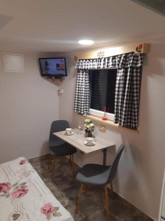Apartment Tarman Jesenice Exterior foto